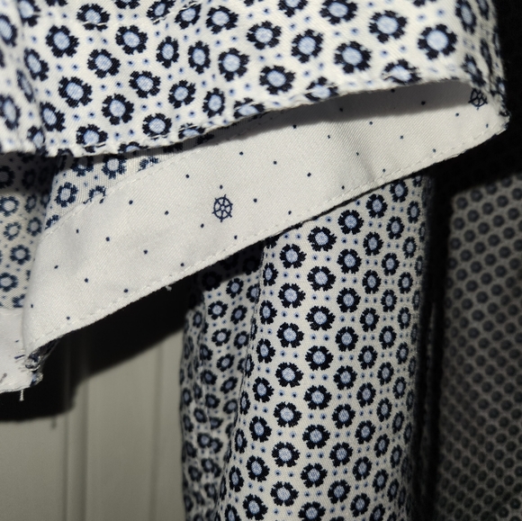 Rue Saint Patrick button down with captain's wheel detail. - Picture 6 of 6